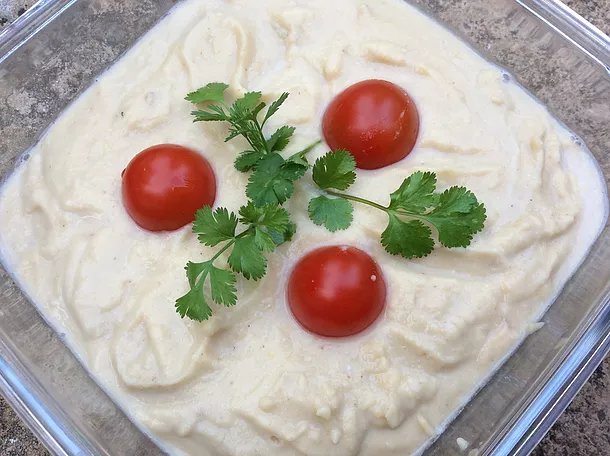 Hummus with coriander