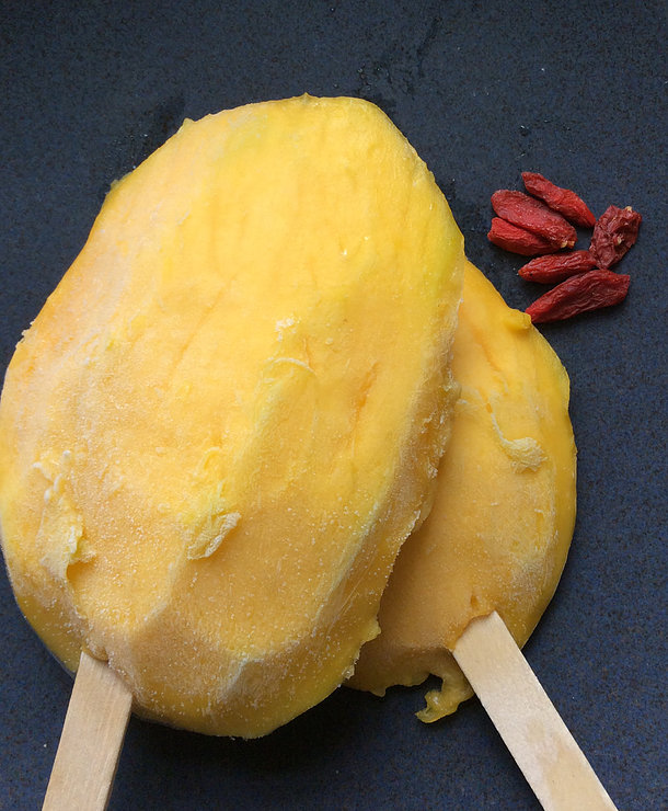 The easiest mango ice cream in the world