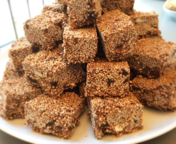 Raw nut and amaranth slices